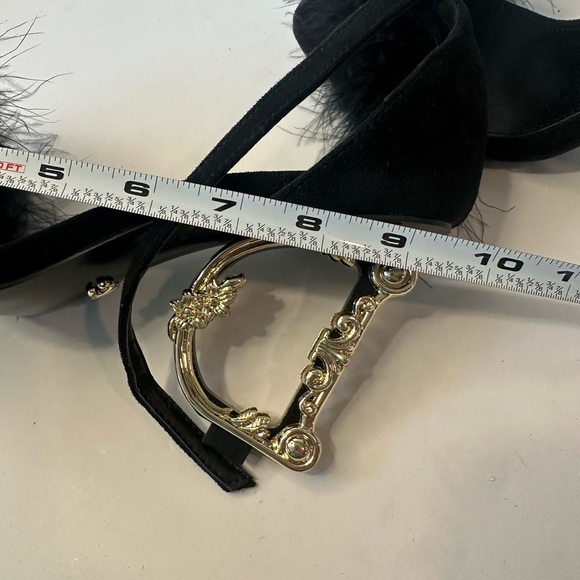 Fashion design 
Barocco-Heel Feather Ankle-Strap Sandals - Picture 12 of 13